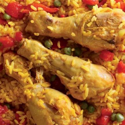Adobo Baharatlı Tavuk But, İspanyol Pilavı ve Mısır Koçanı