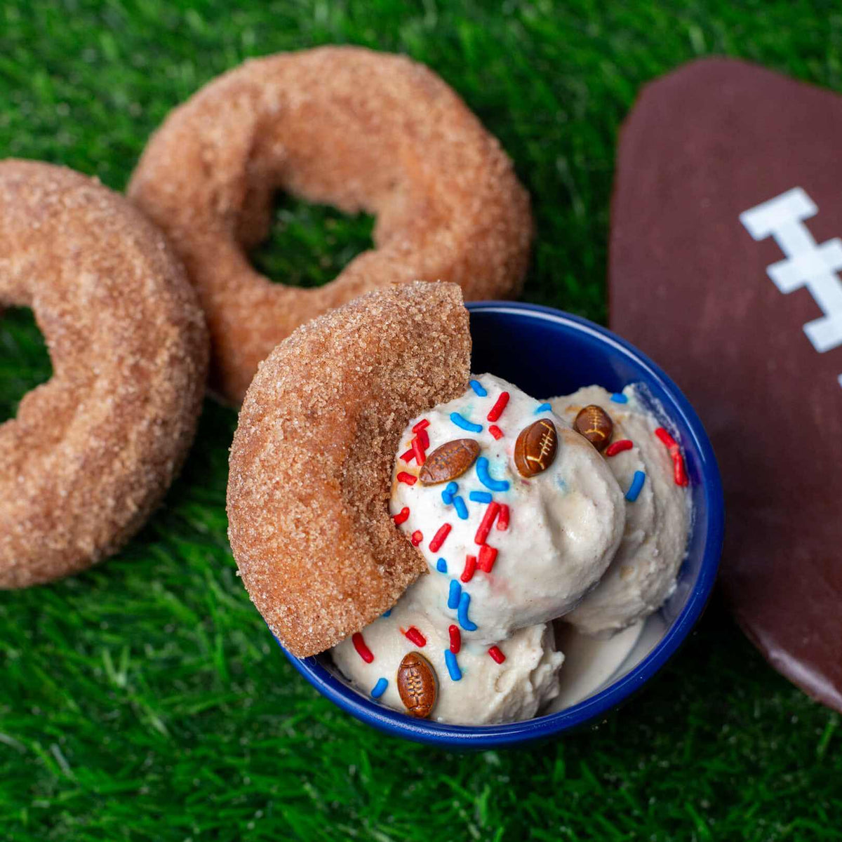 New England Elma Şıralı Donut Dondurması