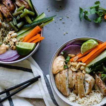 Asya Esintili Tavuklu Sebzeli Pirinç Bowl