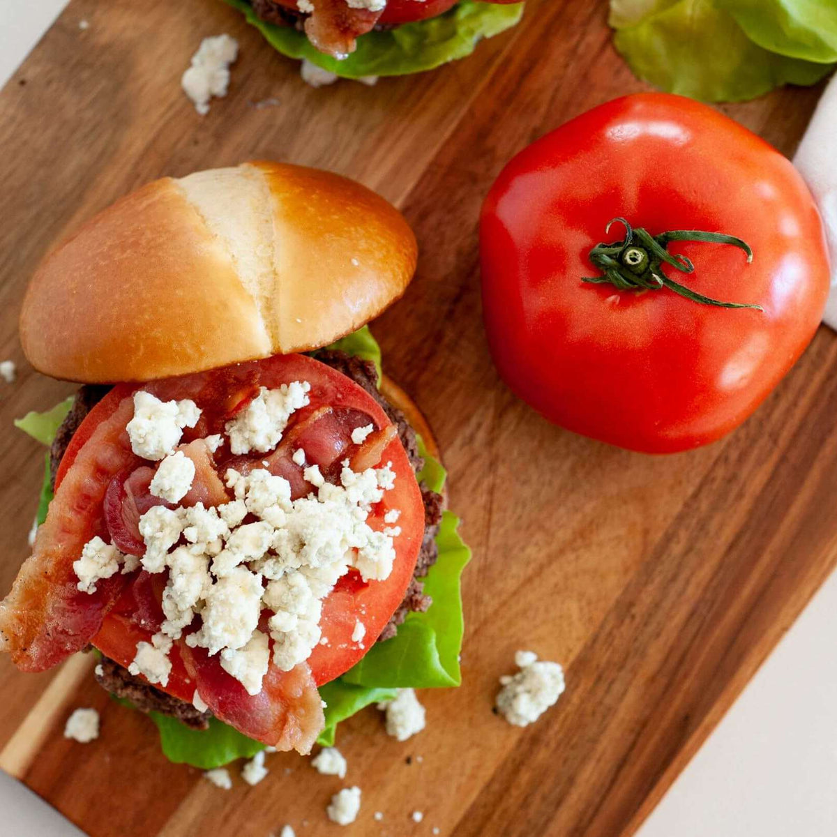 Pastırmalı blue cheese burgerler