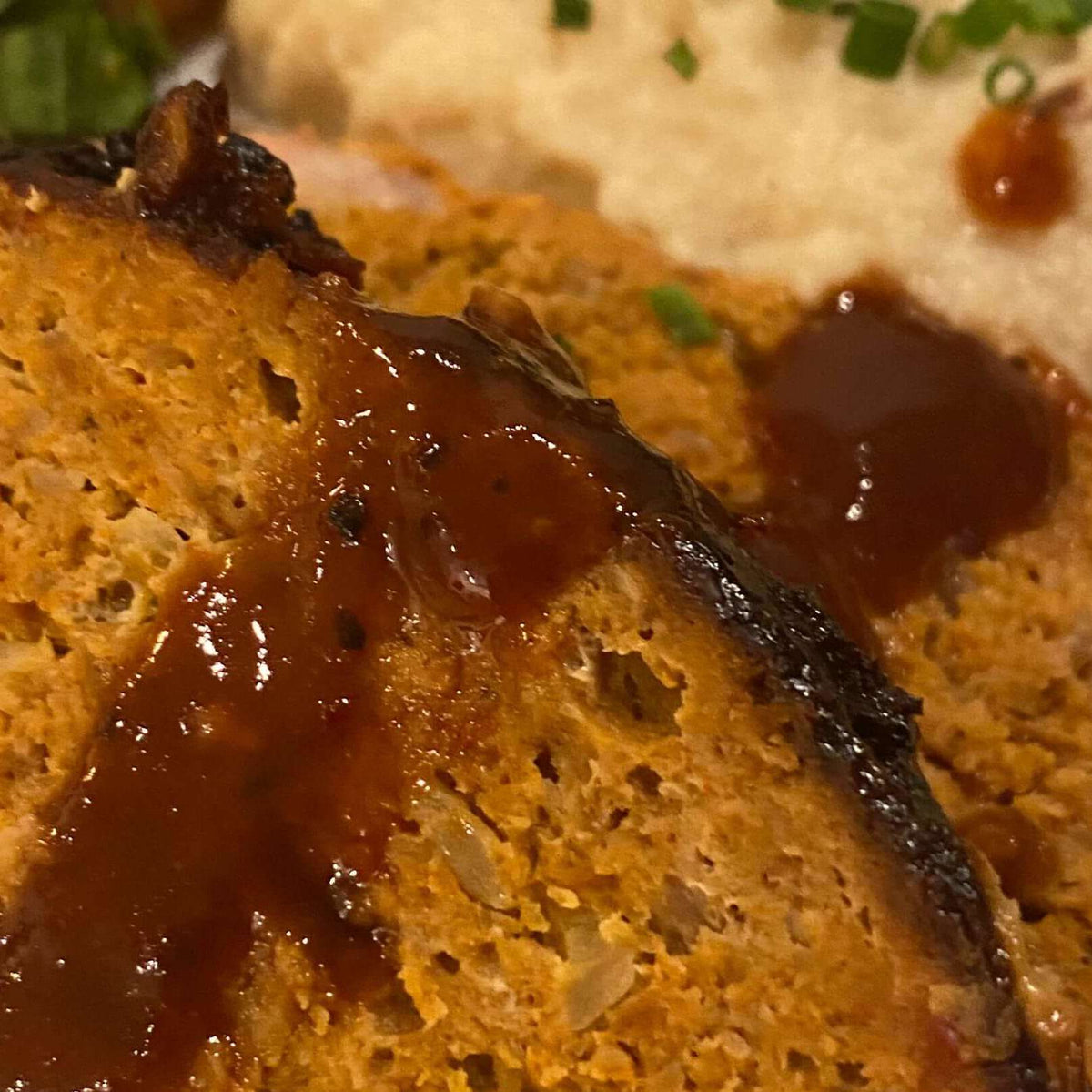 Pastırmaya Sarılı Hindi Meatloaf ve Karnabahar Püresi