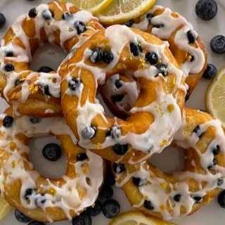 Limon Glaze’li Yaban Mersinli Donut