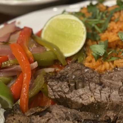 Carne Asada ve Meksika Usulü Pirinç