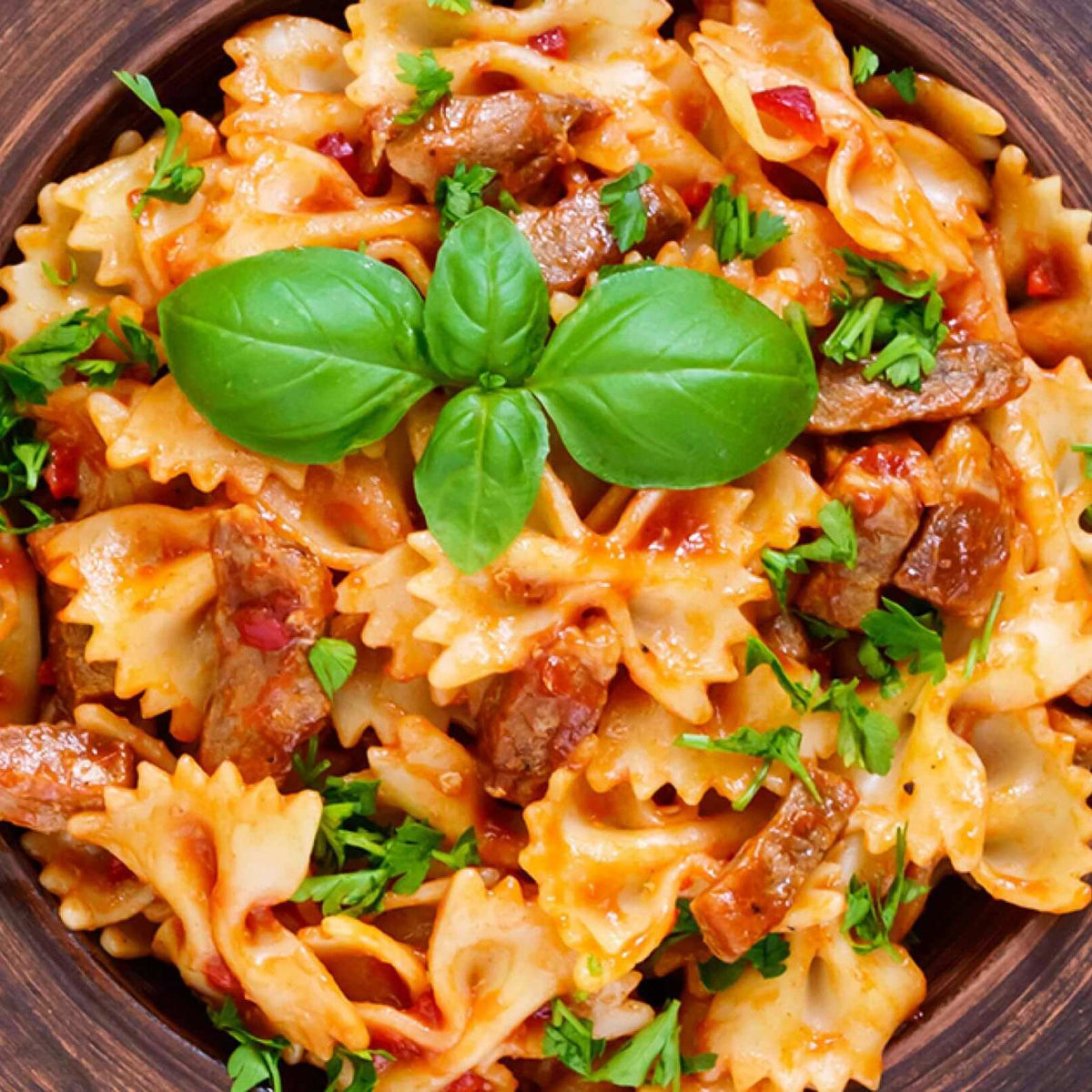 Farfalle ile Tavuk Cacciatore