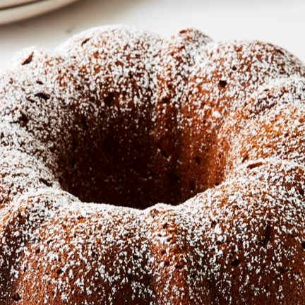 Çikolata Parçacıklı ve Muz Ekmeği Bundt Kek