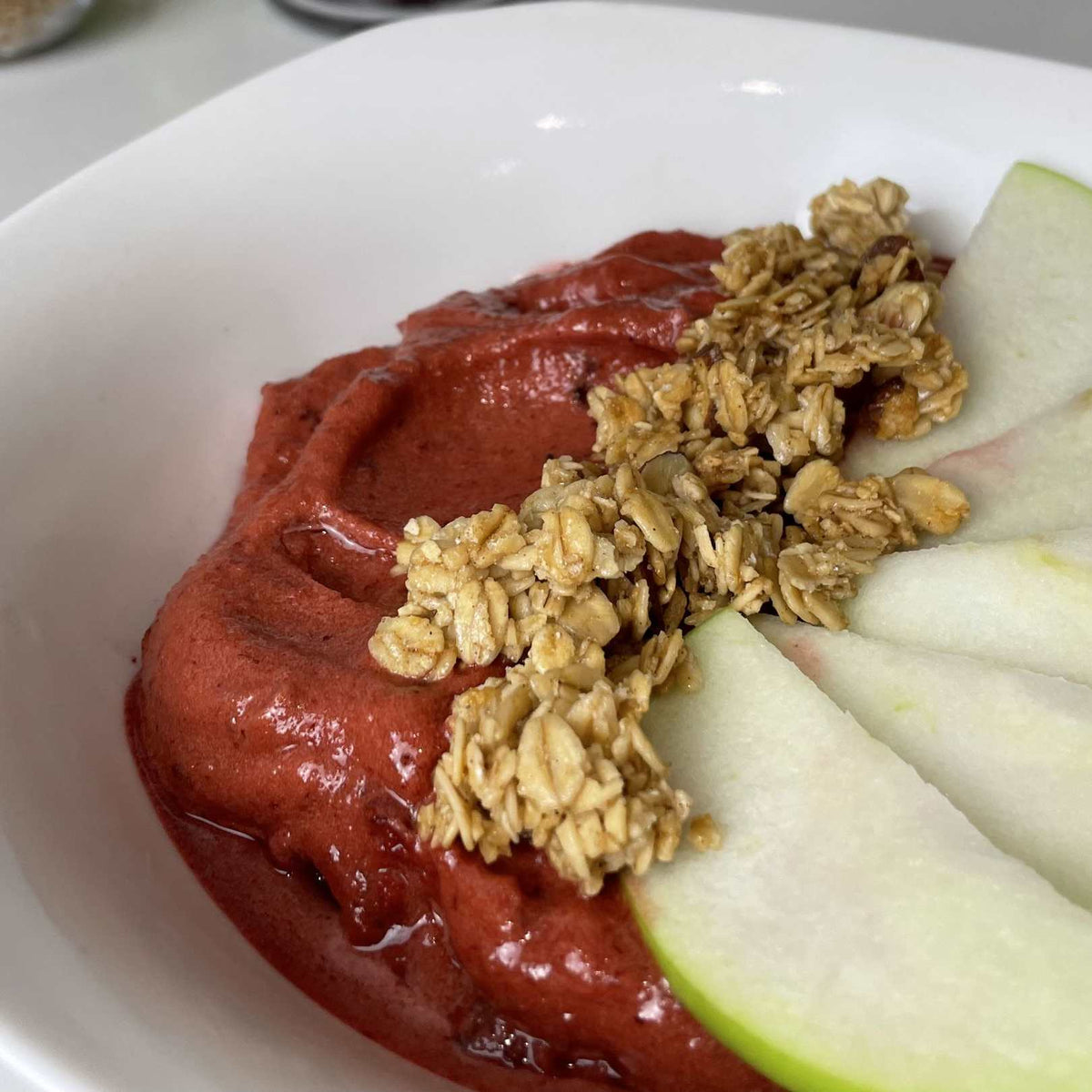 Cran-Elmalı Turta Smoothie Bowl