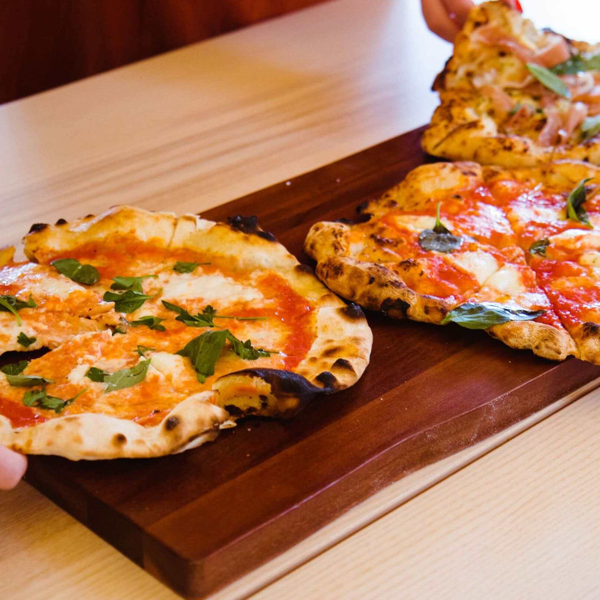 Dört Peynirli İnce Hamur Pizza