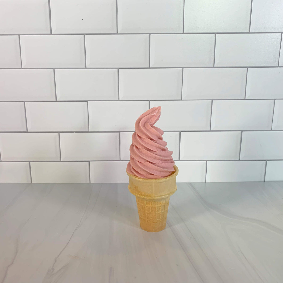 Taze Çilekli Soft Serve
