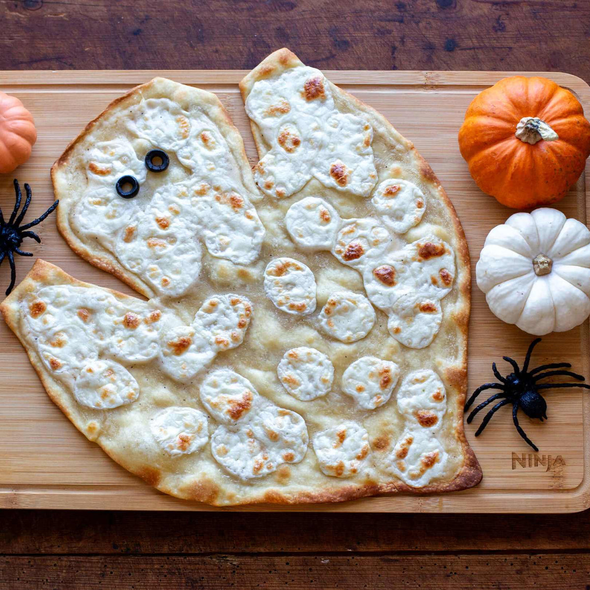 Hayalet şekilli pizza