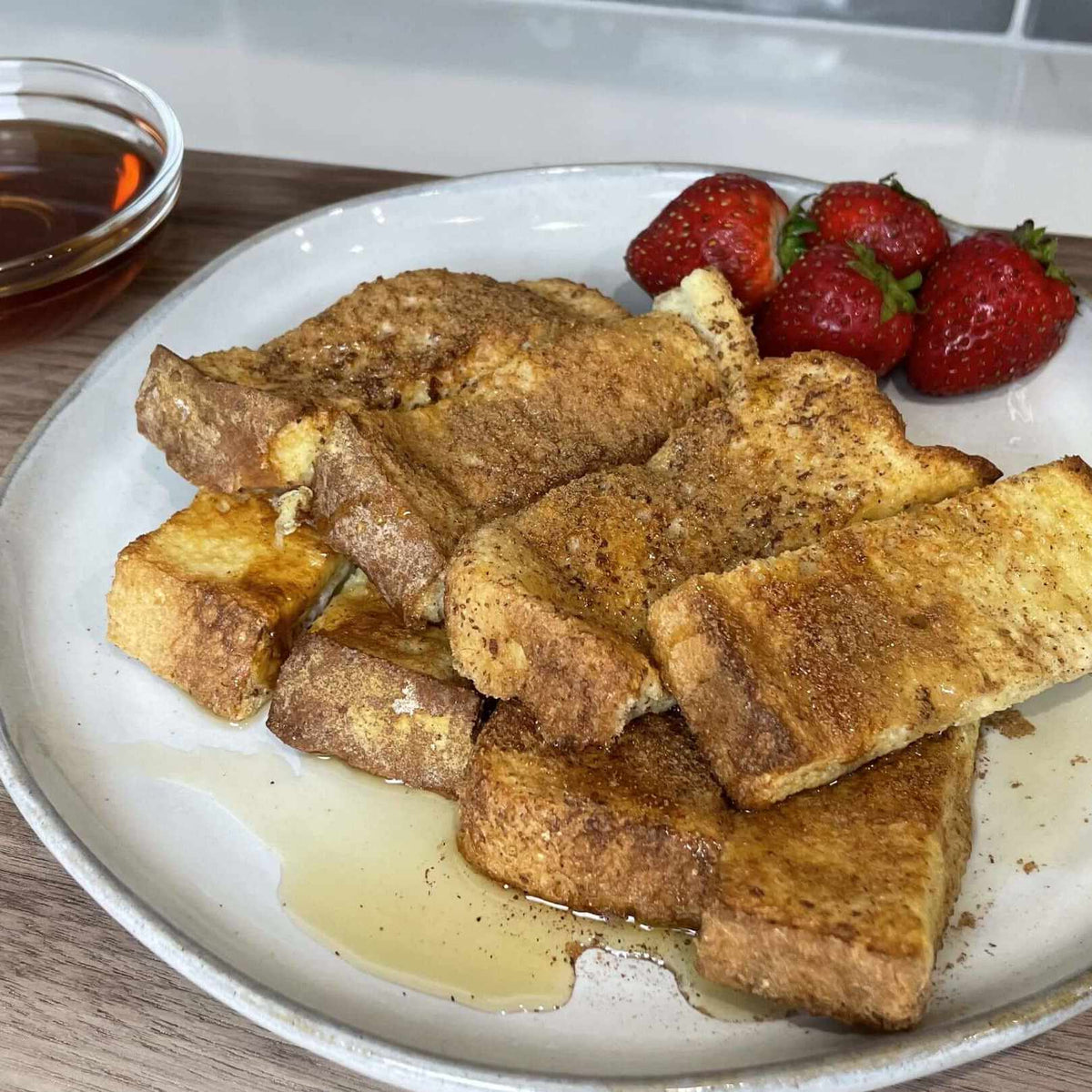 Zencefilli Kurabiye French Toast Çubukları ve Vanilyalı Akçaağaç Şurubu