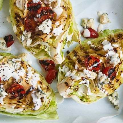 Izgara Iceberg Wedge Salata, Blue Cheese ile