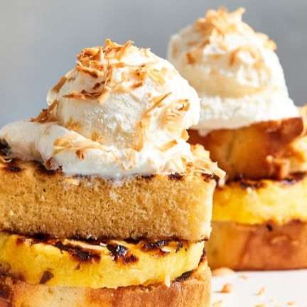 Izgara Pound Cake ve Ananas Kuleleri