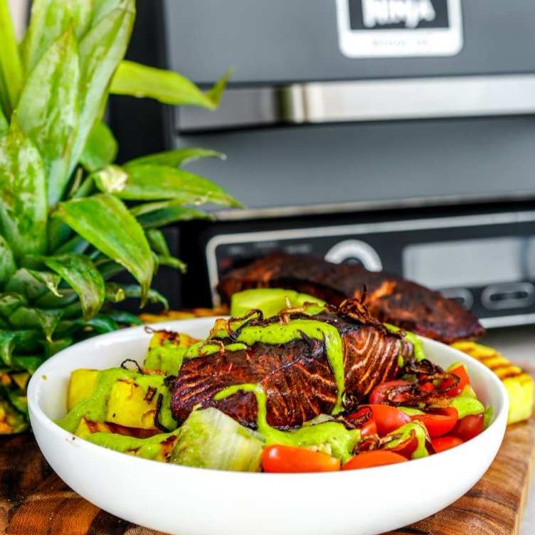 Izgara Somon ve Ananas Salatası