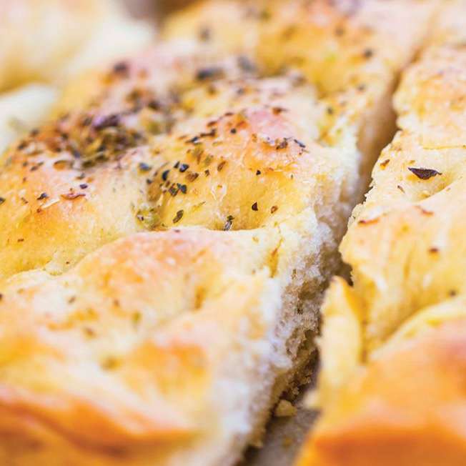 Otlu ve Parmesan’lı Focaccia