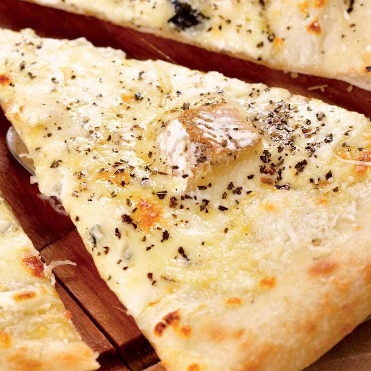 Ev Yapımı İnce Hamurlu Beyaz Pizza
