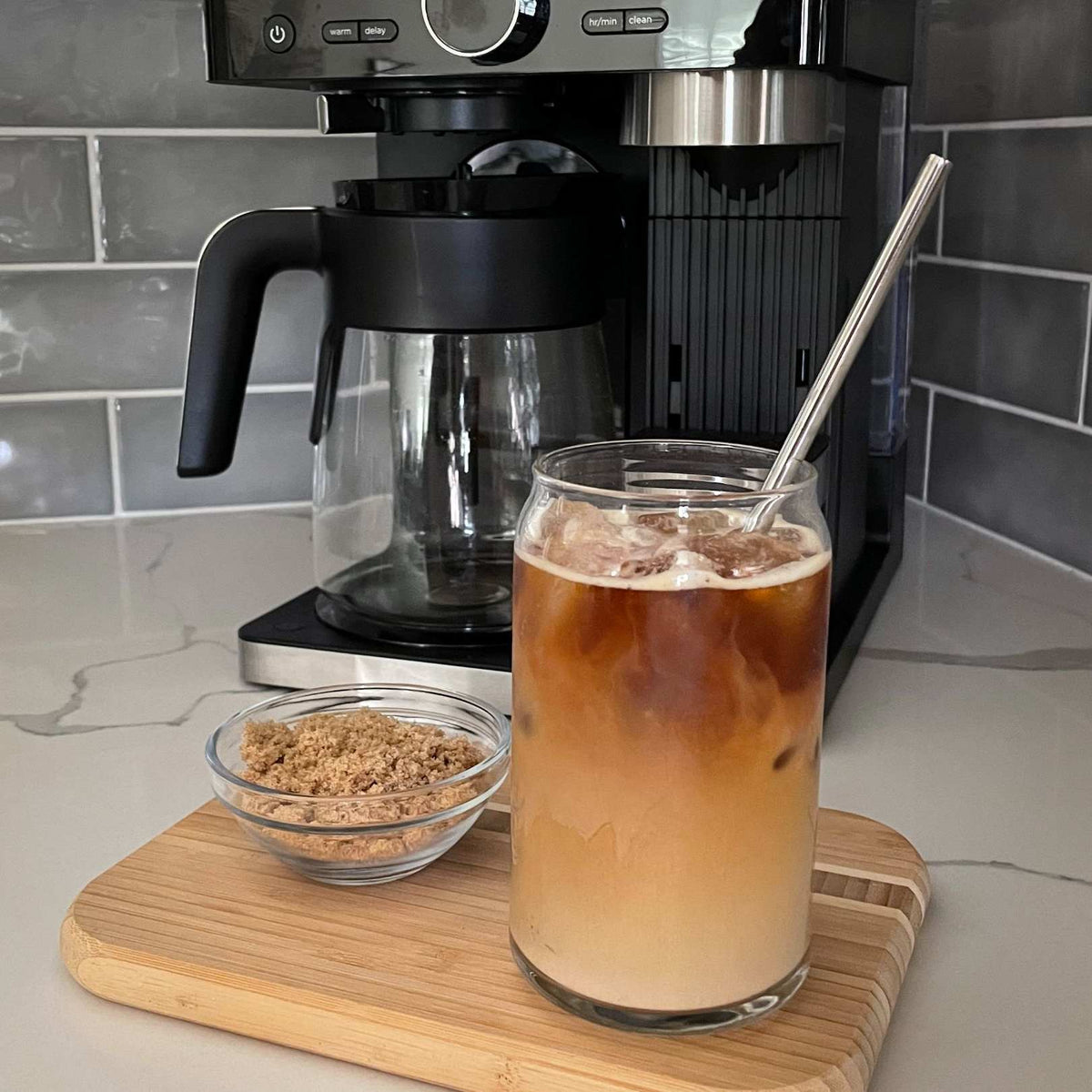 Buzlu Esmer Şeker Yulaf Sütlü Shaken Espresso