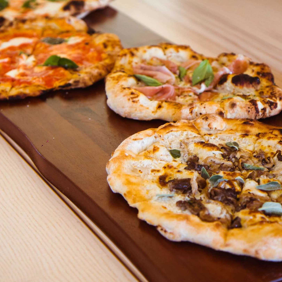 Mantarlı ve Keçi Peynirli NY Style Pizza
