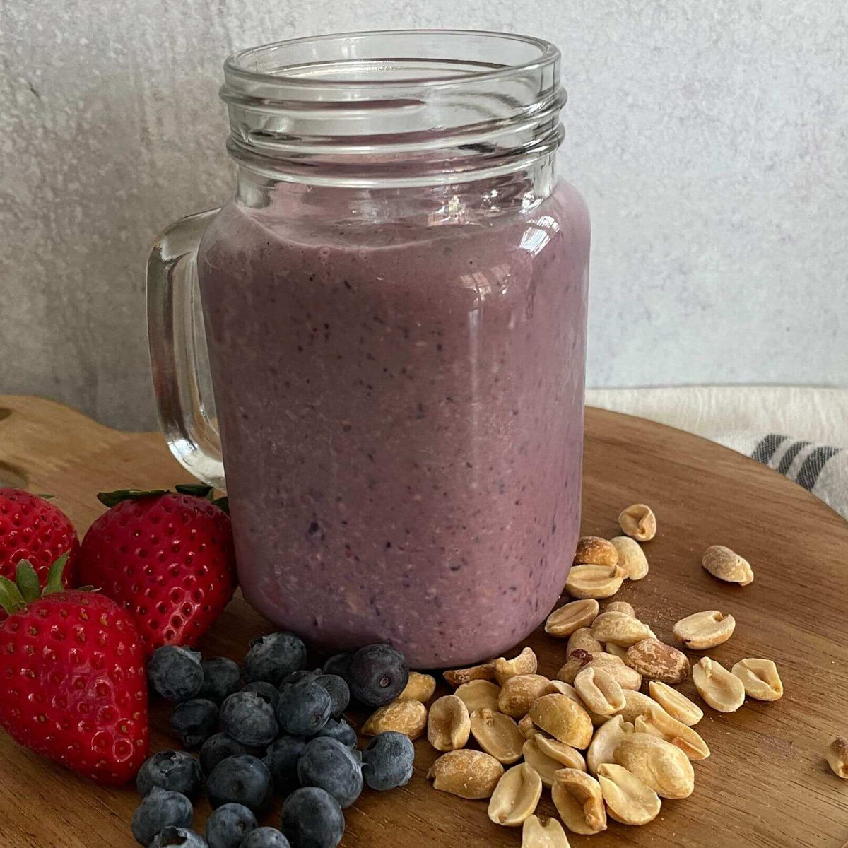 Fıstık Ezmesi ve Reçelli Protein Shake