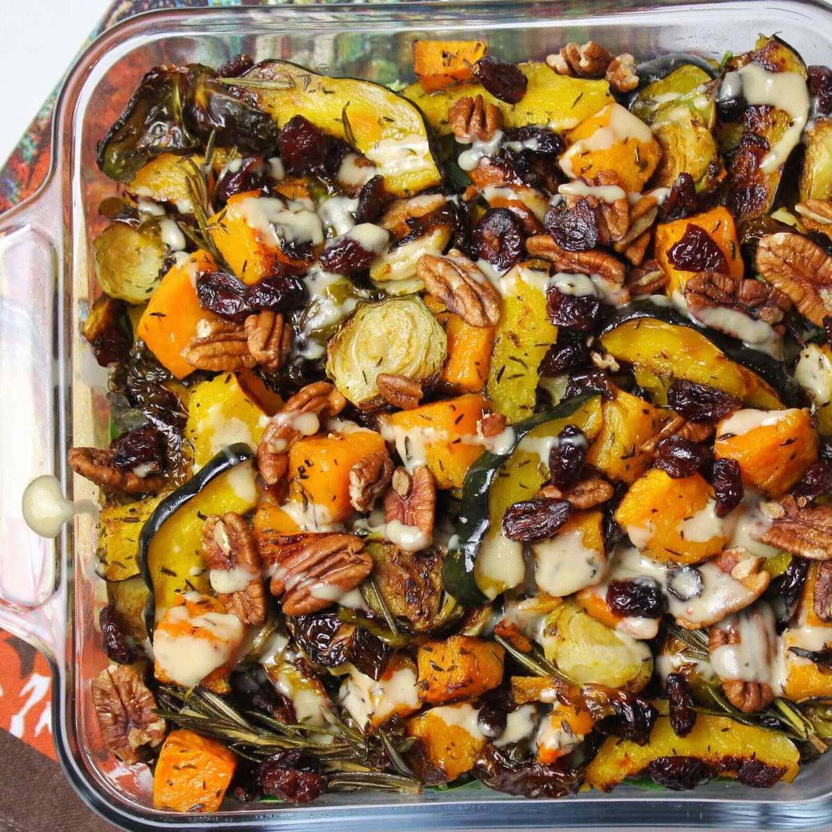 Akçaağaç Tahini Soslu Fırınlanmış Sonbahar Sebzeleri