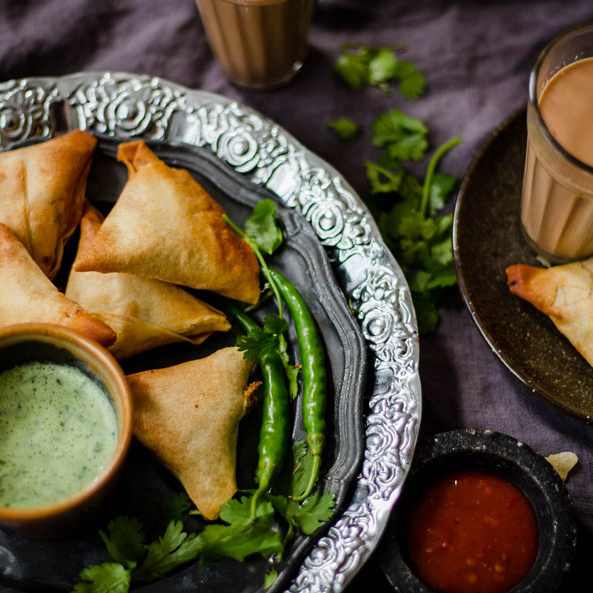 Elma Ezmesi Chutney’li Samosalar