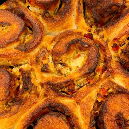 Kavrulmuş Kırmızı Biberli ve Peynirli Tuzlu Rulo Spiral
