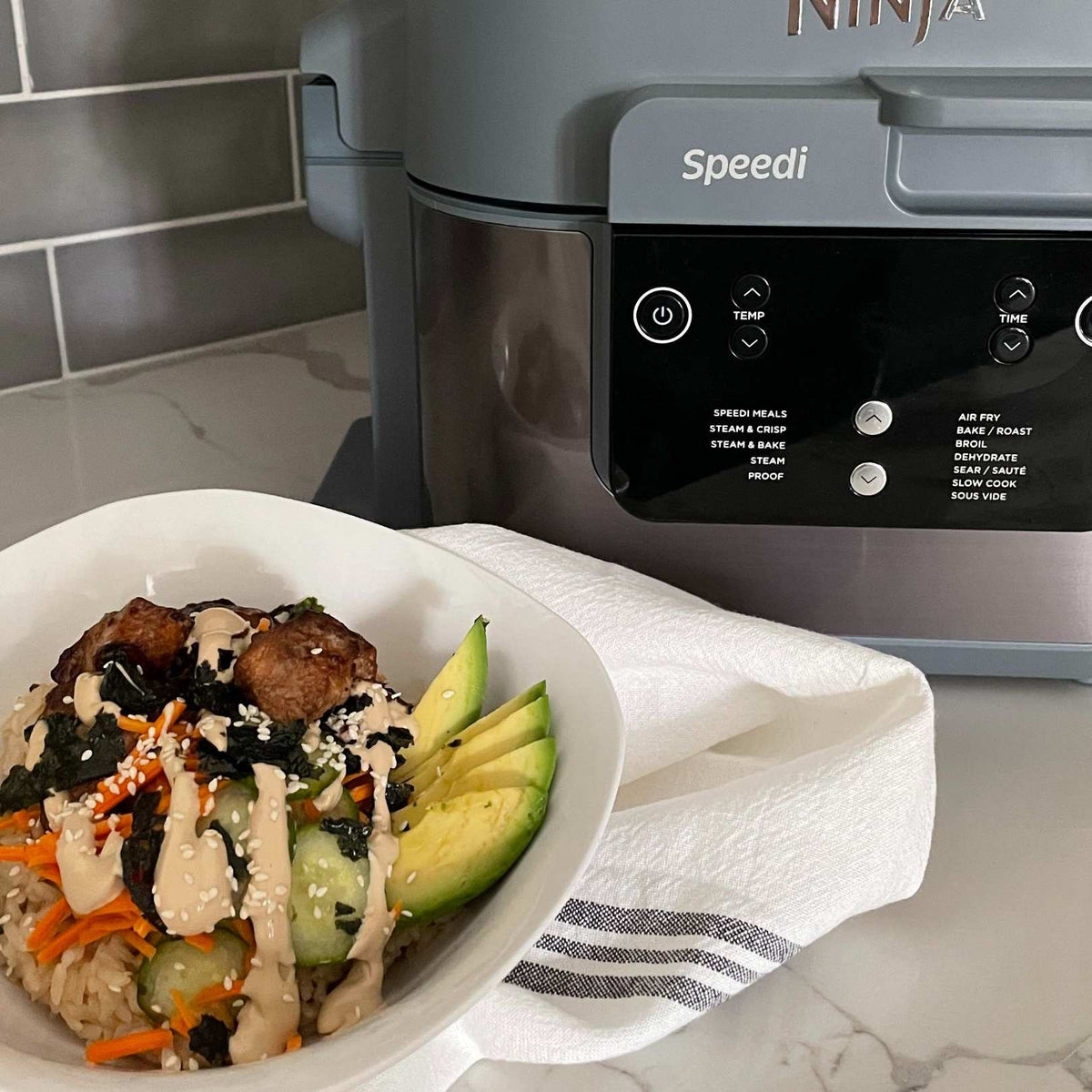 Susamlı Somon Sushi Bowl
