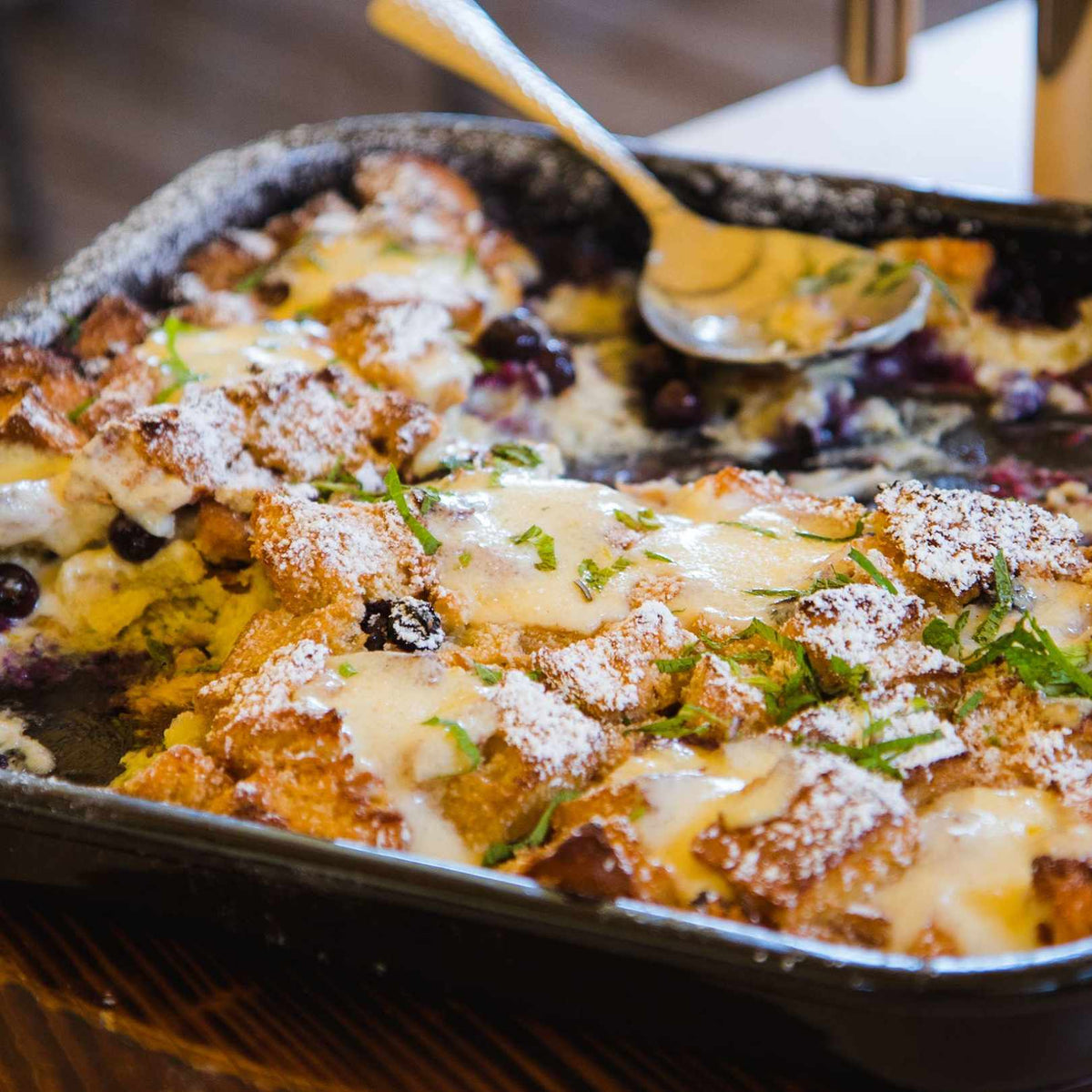 Tütsülenmiş Yaban Mersinli French Toast