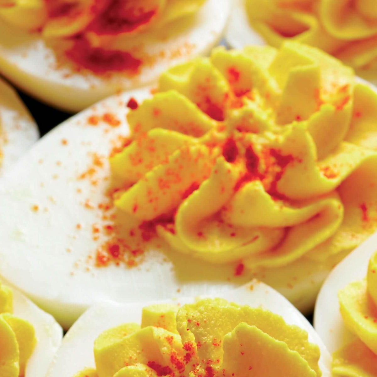 Tütsülenmiş Deviled Eggs