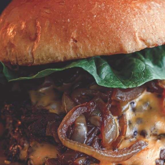 Füme Fransız Soğanlı Smash Burger