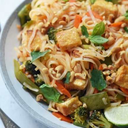 Çıtır Tofulu Acılı Pad Thai