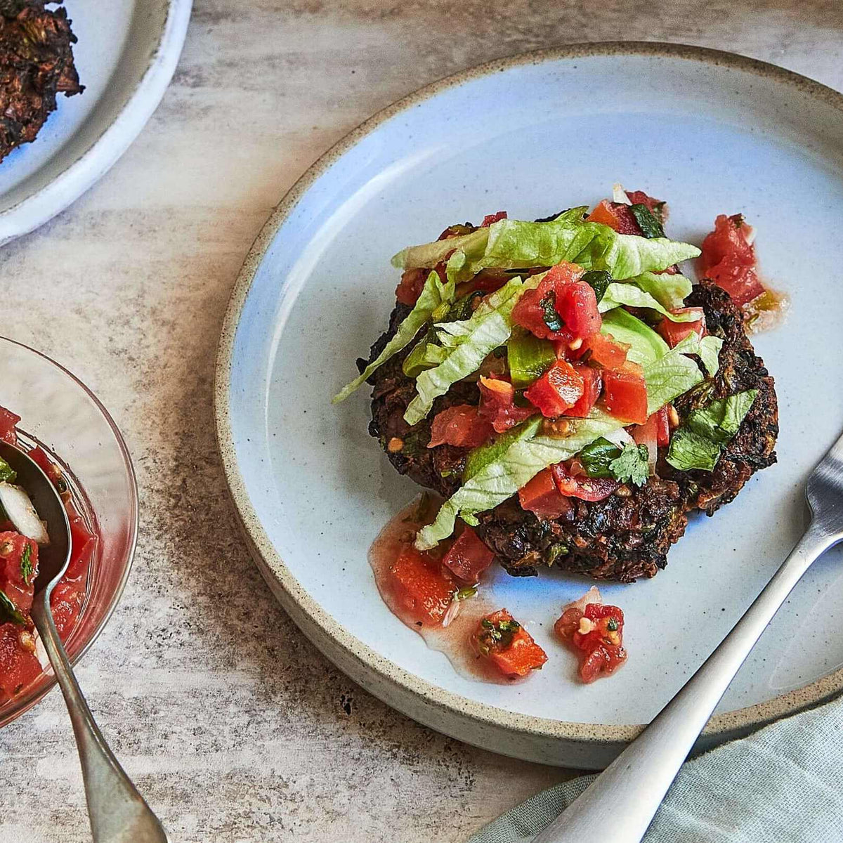 Ispanaklı siyah soya fasulyesi burger
