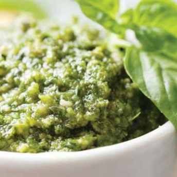Geleneksel fesleğenli pesto
