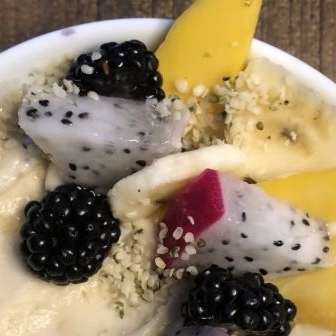 Tropikal Muz Smoothie Bowl