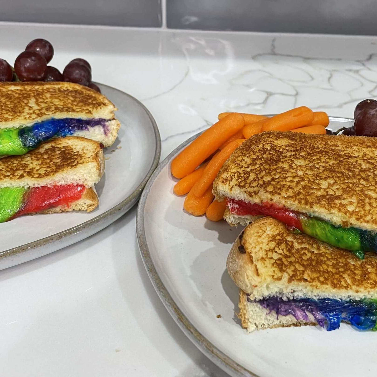 Unicorn rainbow ızgara peynirli sandviç