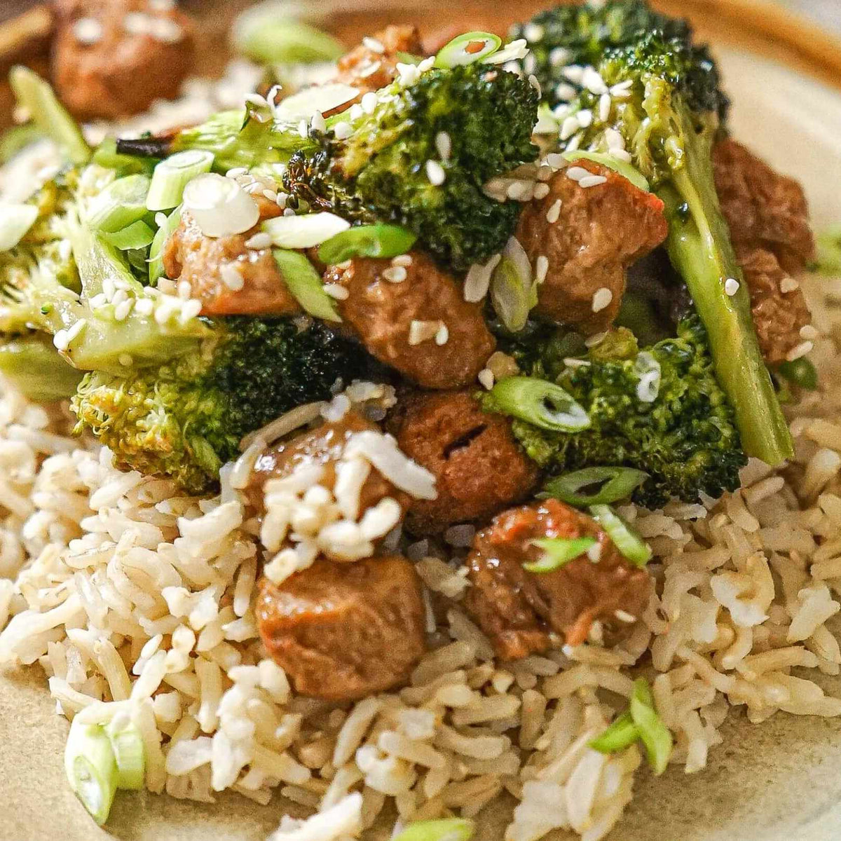 Vegan Dana Eti Brokoli ve Pirinçle