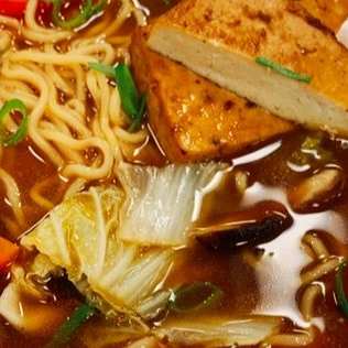 Vejetaryen Ramen Kâseleri