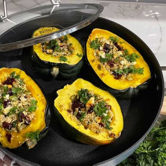 Vejetaryen Dolmalı Acorn Squash