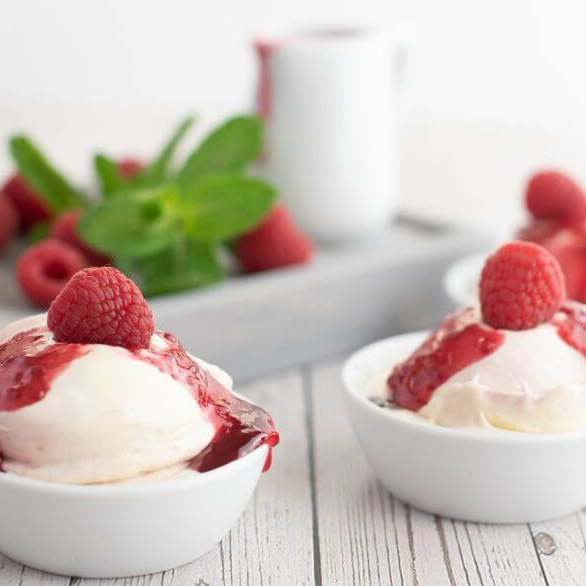 Beyaz Çikolata ve Ahududu Mermer Gelato