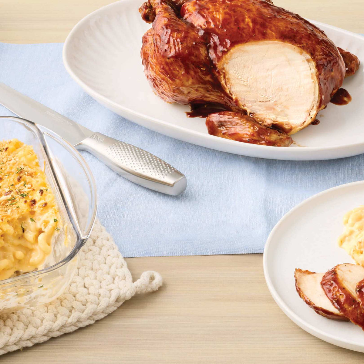 Bütün Fırın BBQ Tavuk ve Mac n Cheese